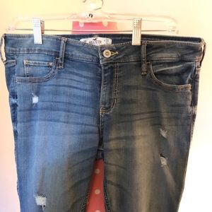 Hollister skinny jeans with rips